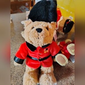 NWT Harrods guardsman bear